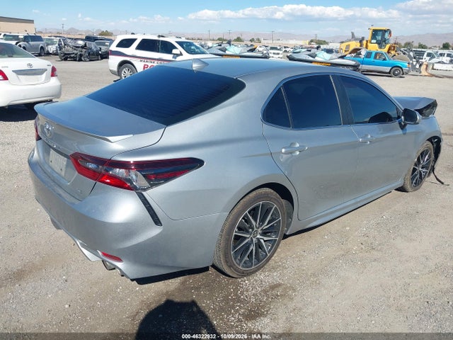 2021 TOYOTA CAMRY SE 4