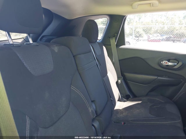 2017 JEEP CHEROKEE LATITUDE 4X4 8
