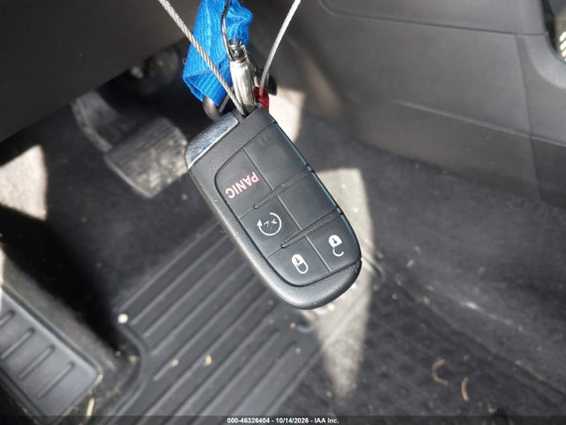 2017 JEEP RENEGADE LATITUDE 4X4 11