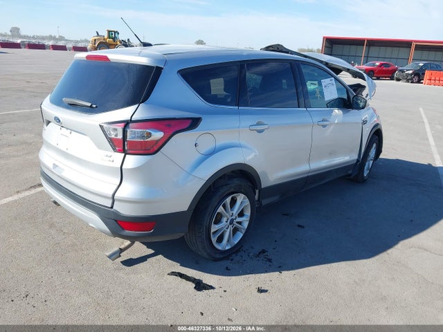 2017 FORD ESCAPE SE 4