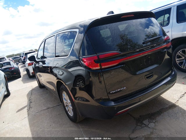 2027 CHRYSLER PACIFICA 3