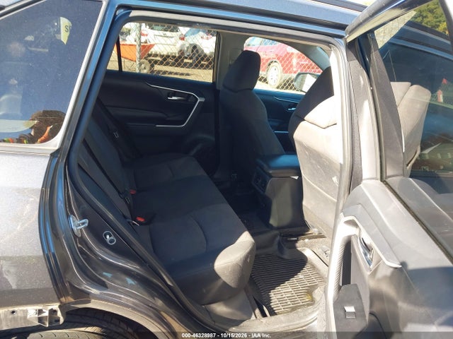 2019 TOYOTA RAV4 XLE 8