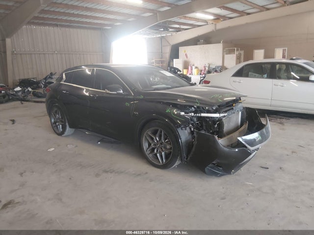 2017 INFINITI QX30 SPORT