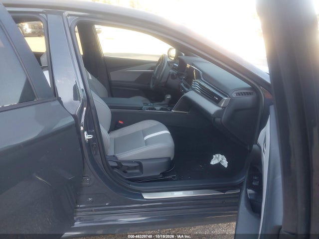 2025 TOYOTA CAMRY SE 5