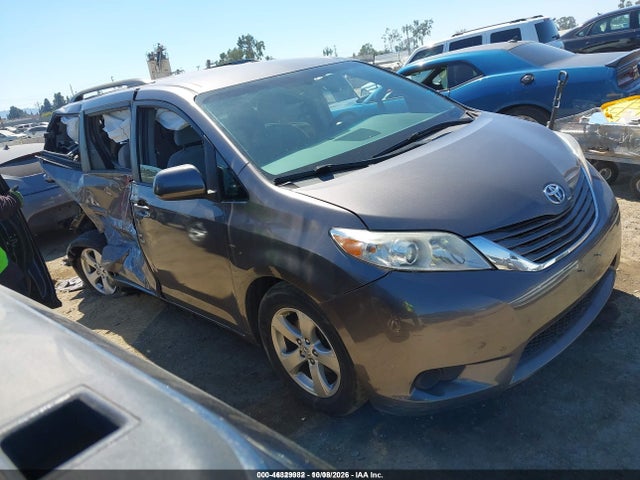 2017 TOYOTA SIENNA LE 8 PASSENGER