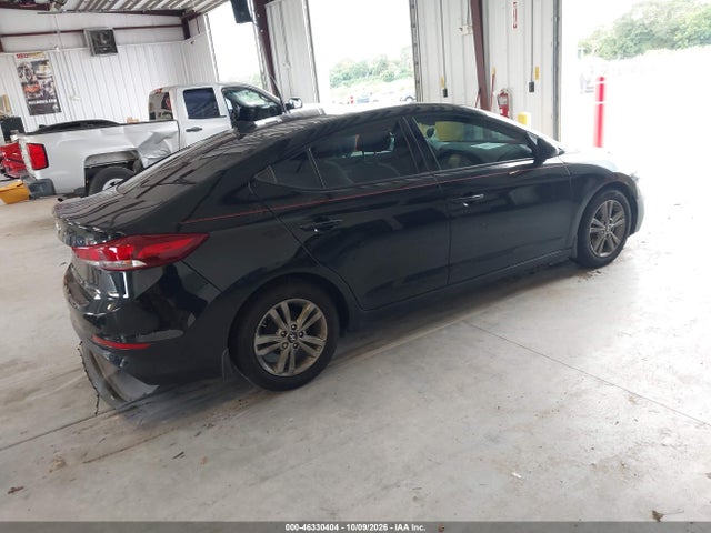 2017 HYUNDAI ELANTRA SE 4