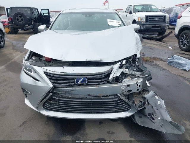 2018 LEXUS ES 300H 11