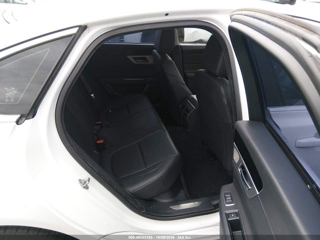 2017 JAGUAR XF 20D PREMIUM 8