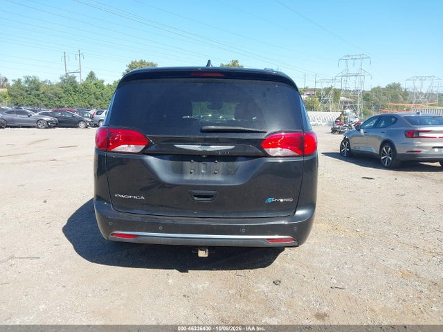 2018 CHRYSLER PACIFICA HYBRID LIMITED 17