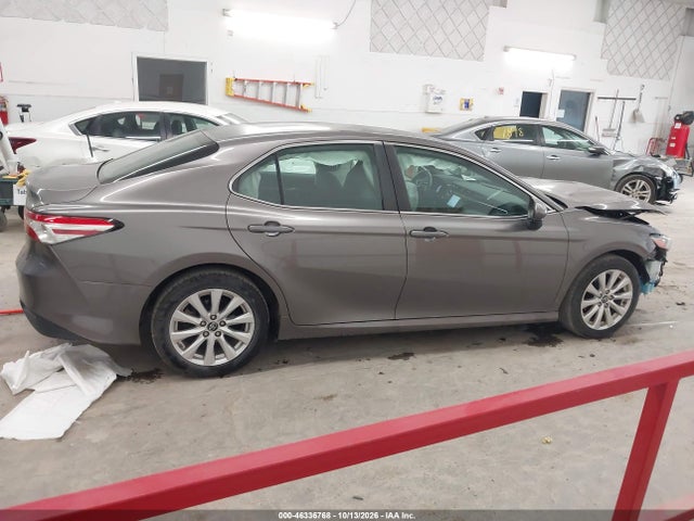 2018 TOYOTA CAMRY LE 14