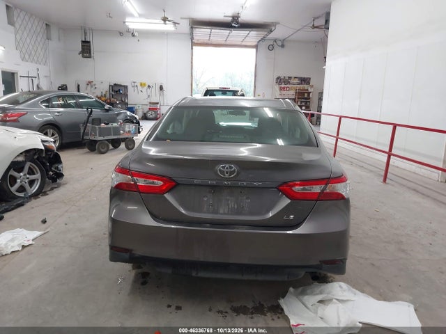 2018 TOYOTA CAMRY LE 17