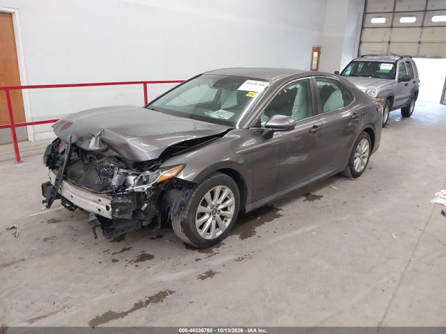 2018 TOYOTA CAMRY LE 2