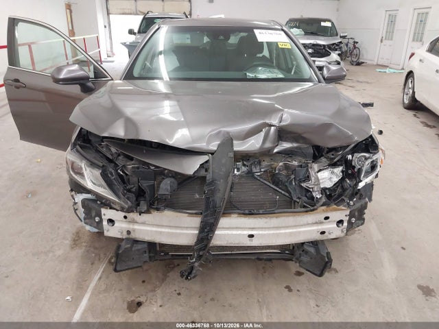 2018 TOYOTA CAMRY LE 6