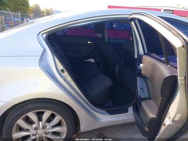 2017 KIA FORTE LX 8