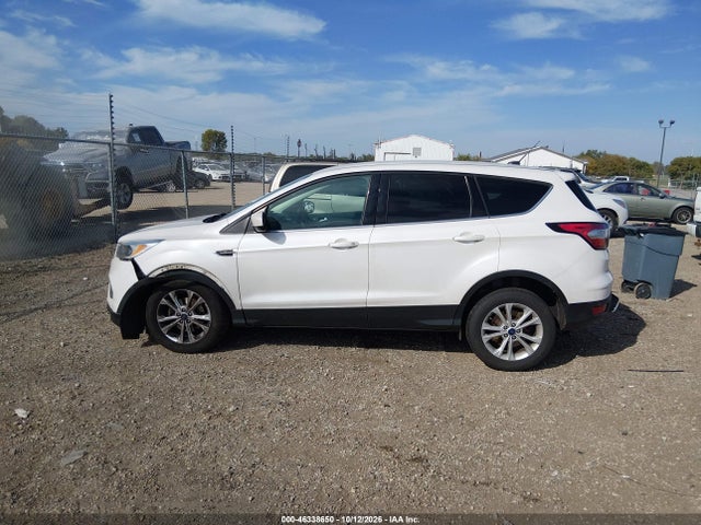 2017 FORD ESCAPE SE 14