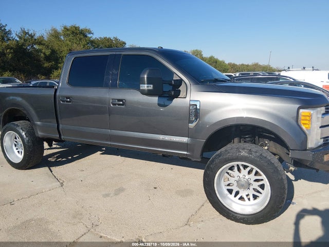 2017 FORD F-250 LARIAT 13