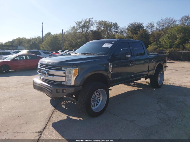 2017 FORD F-250 LARIAT 2