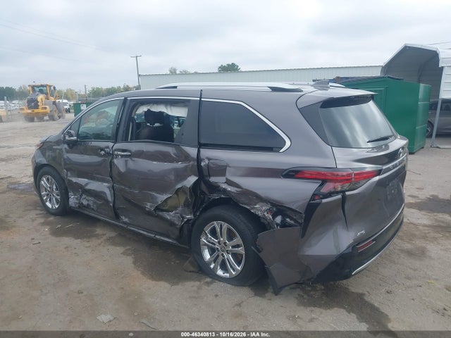 2021 TOYOTA SIENNA PLATINUM 14