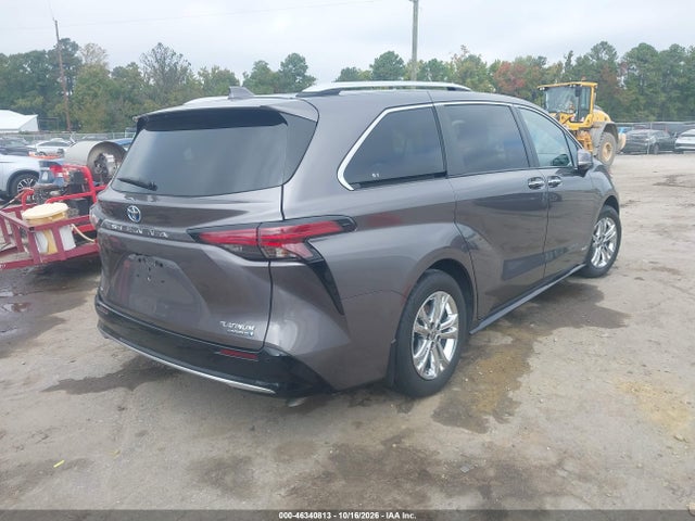 2021 TOYOTA SIENNA PLATINUM 4