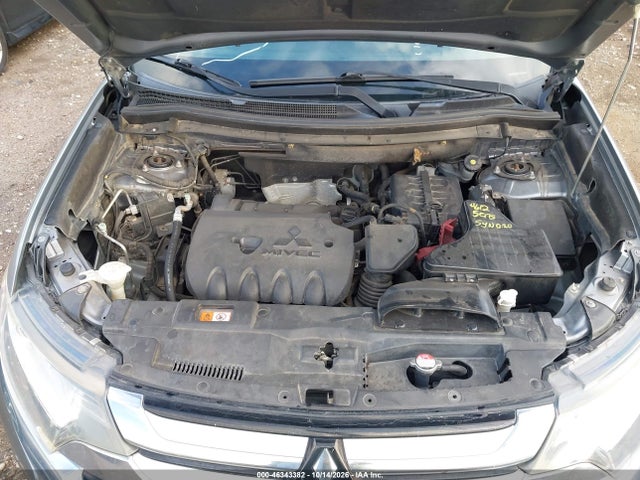 2017 MITSUBISHI OUTLANDER SE/SEL 10