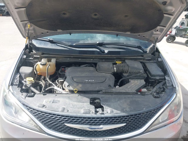 2018 CHRYSLER PACIFICA LIMITED 10