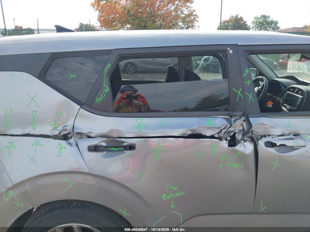 2023 KIA SOUL LX 6