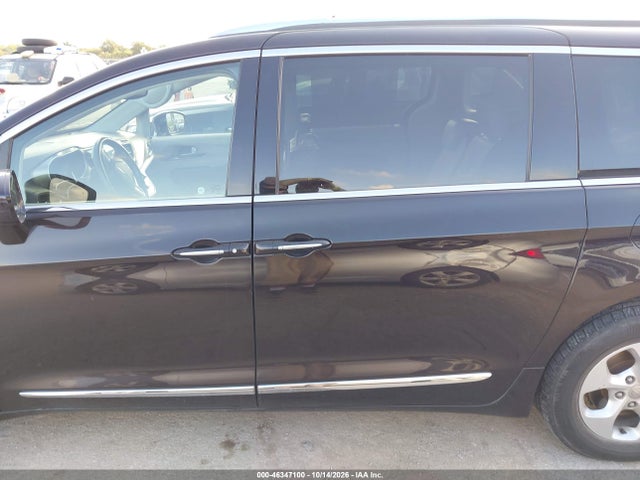 2017 CHRYSLER PACIFICA 14