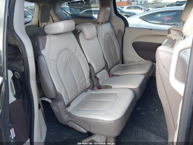 2017 CHRYSLER PACIFICA 8