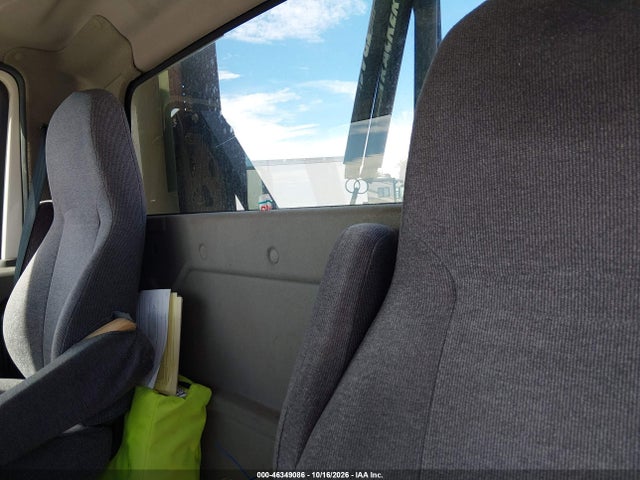 2018 INTERNATIONAL LT 8