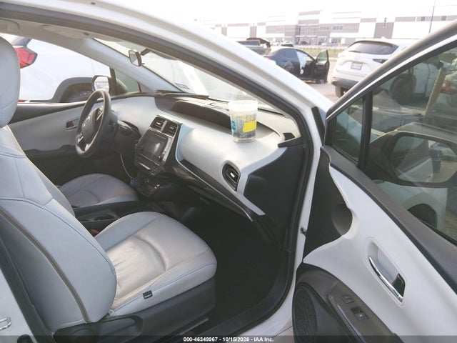 2017 TOYOTA PRIUS TWO 5