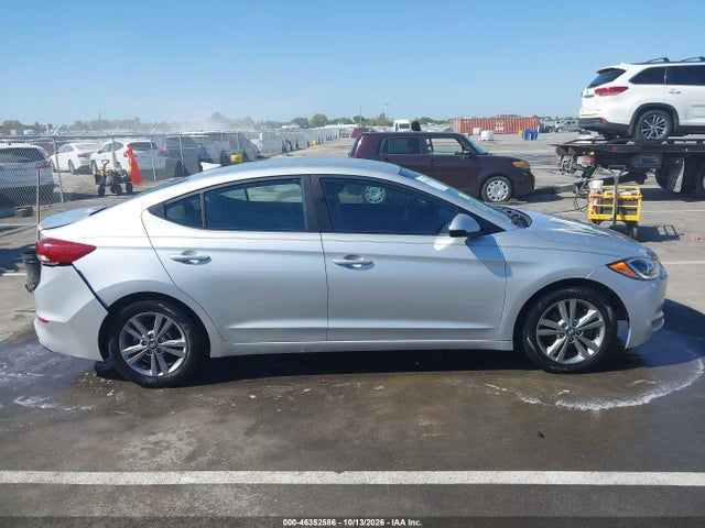 2017 HYUNDAI ELANTRA SE 13