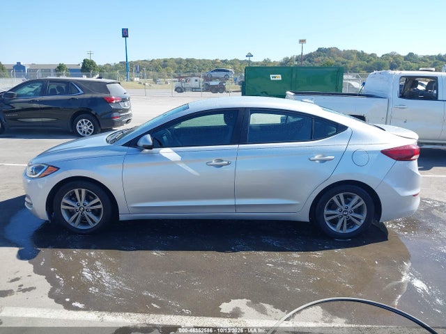 2017 HYUNDAI ELANTRA SE 14