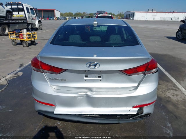 2017 HYUNDAI ELANTRA SE 16