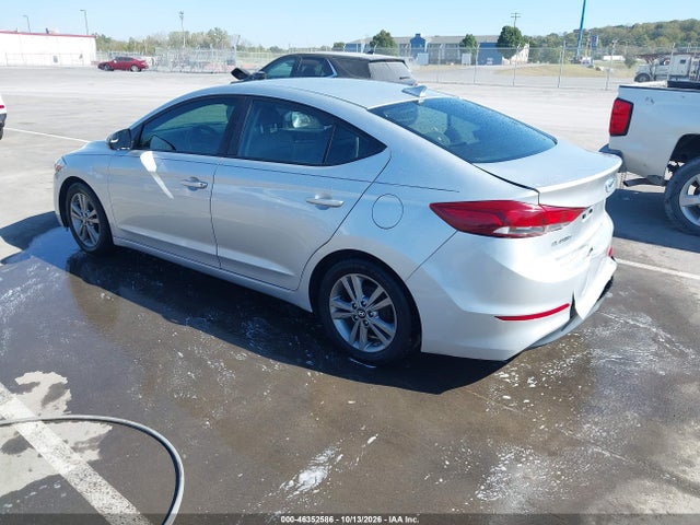 2017 HYUNDAI ELANTRA SE 3