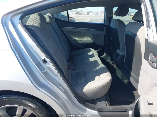 2017 HYUNDAI ELANTRA SE 8