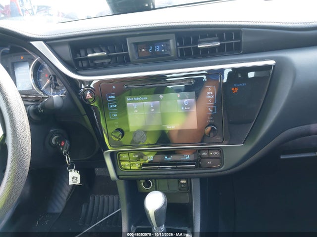 2018 TOYOTA COROLLA LE 11