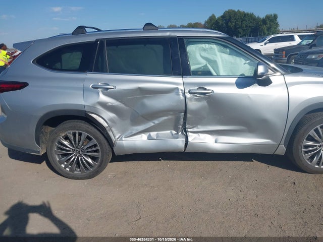 2020 TOYOTA HIGHLANDER PLATINUM 6