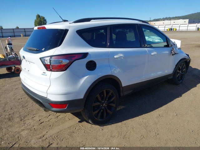 2017 FORD ESCAPE SE 4