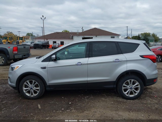 2019 FORD ESCAPE SE 14