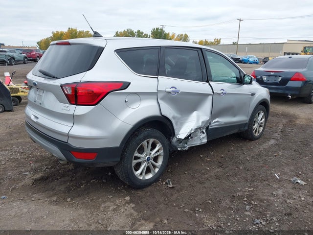 2019 FORD ESCAPE SE 4