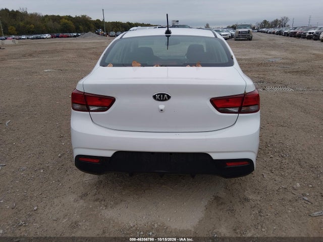 2019 KIA RIO S 16