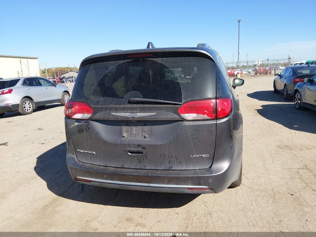 2018 CHRYSLER PACIFICA LIMITED 16