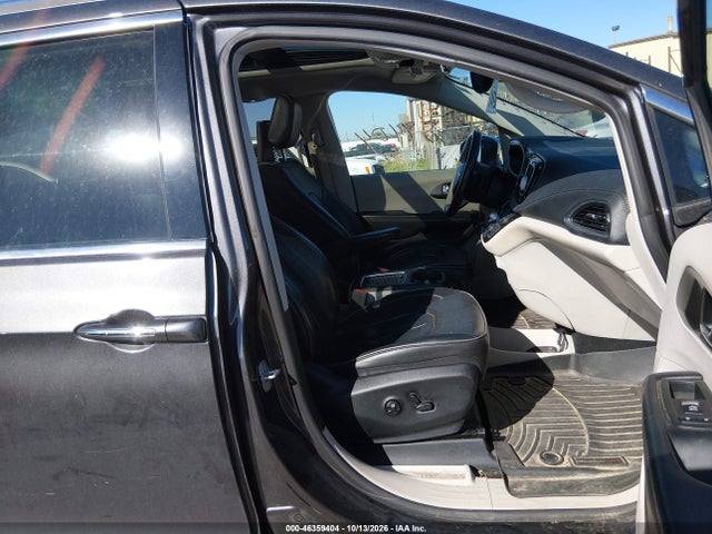2018 CHRYSLER PACIFICA LIMITED 5