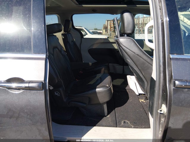 2018 CHRYSLER PACIFICA LIMITED 8