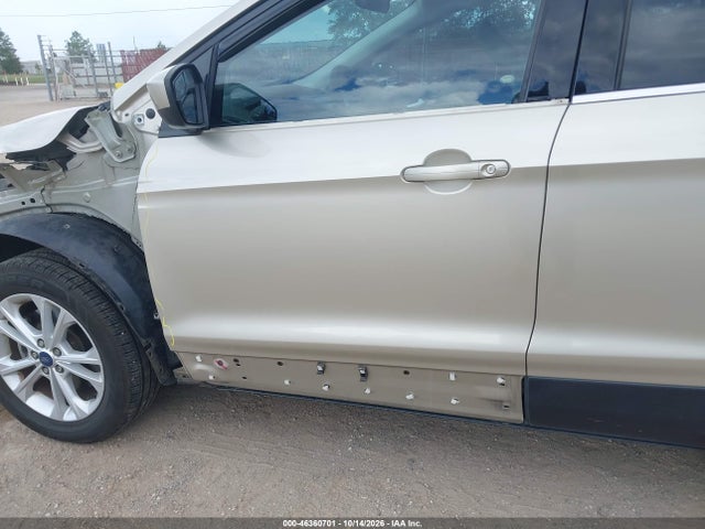 2018 FORD ESCAPE SE 18