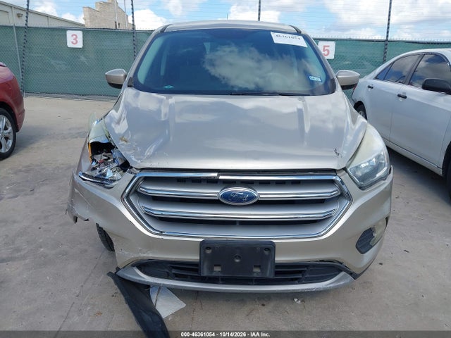 2017 FORD ESCAPE SE 12