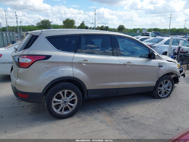 2017 FORD ESCAPE SE 13