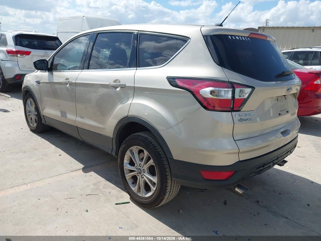 2017 FORD ESCAPE SE 3
