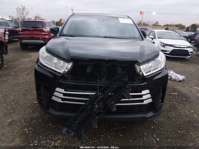 2018 TOYOTA HIGHLANDER LE 12