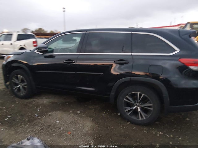 2018 TOYOTA HIGHLANDER LE 14